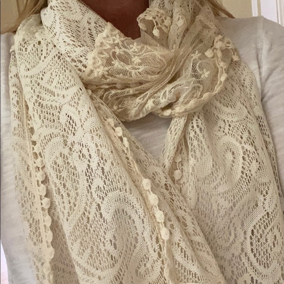 Lace scarf - Picture 3 of 8